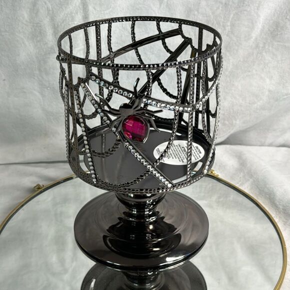 BBW New Metal Spider in her Spiderweb 3 Wick Candle Holder HALLOWEEN - Picture 2 of 5
